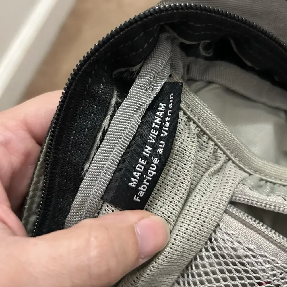Osprey Farpoint Day Gray Backpack Daypack Travel Hiking Outdoor Bag